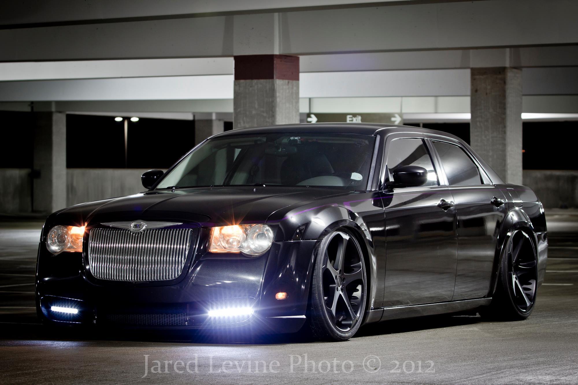 Giovanna Dalar-5 Black Series on Chrysler 300C